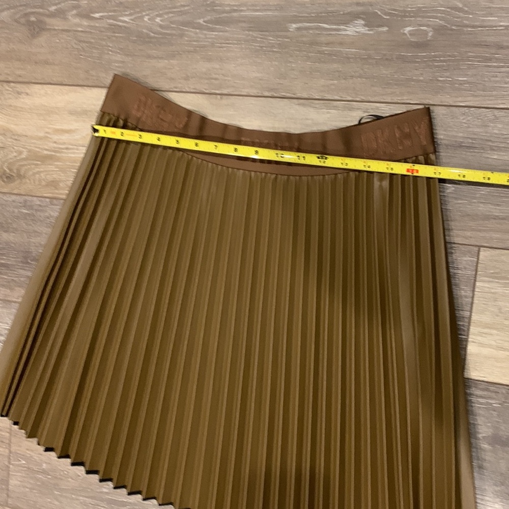 TT: DKNY Faux Leather Caper Pleated Skirt - Picture 7 of 13